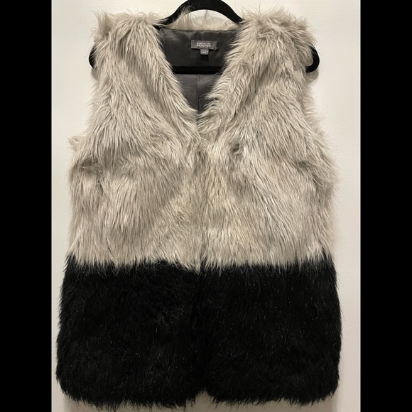 Kenneth Cole Faux Fur Vest - Picture 1 of 4